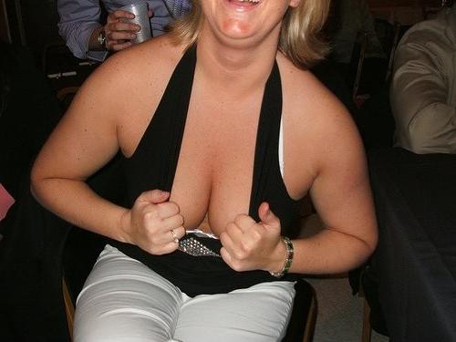 12P babe uses beads to pleasure herself