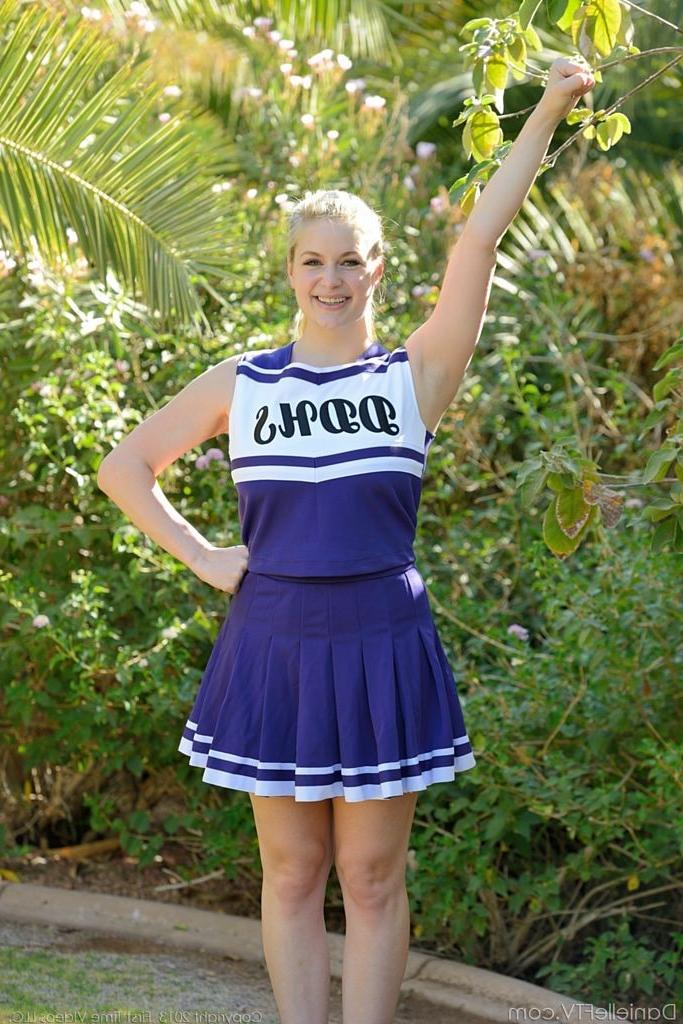 15P Busty cheerleader toys her pussy outdoor in the park