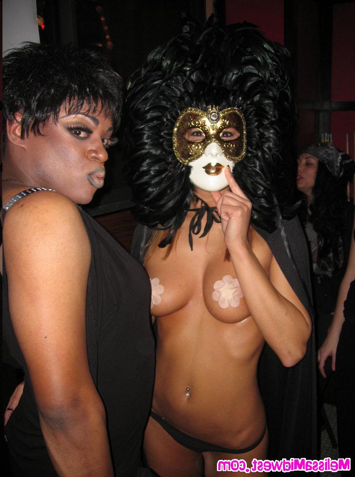16P Melissa Midwest out on Halloween as Eyes Wide Shut
