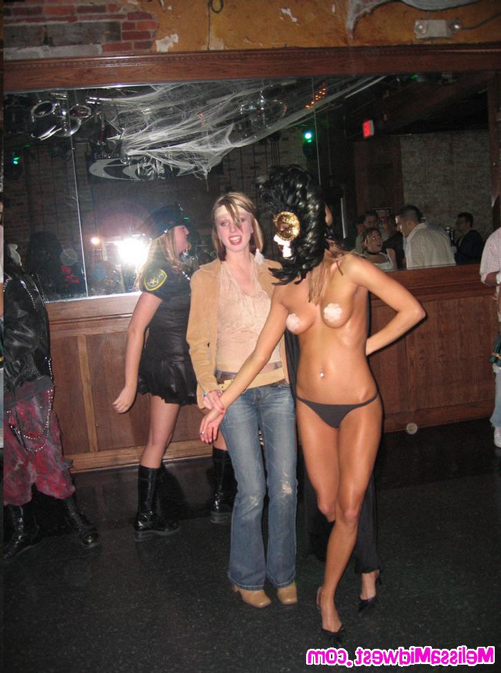 16P Melissa Midwest out on Halloween as Eyes Wide Shut