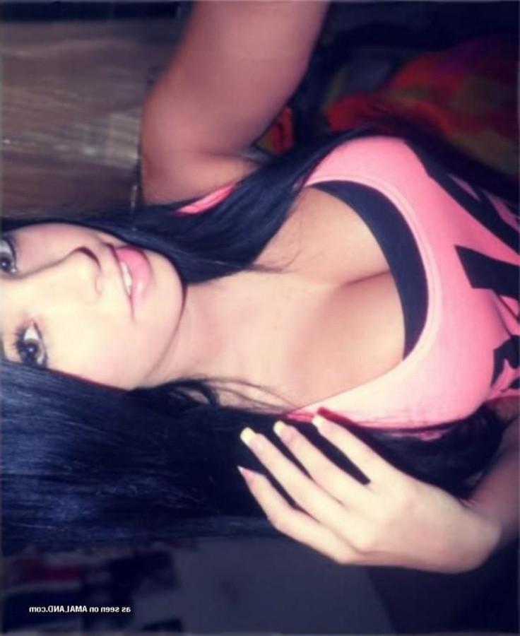 11P Girlfriend teasing her pal in these hot selfpics