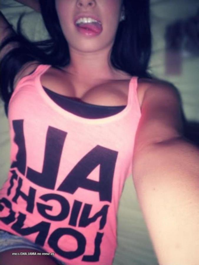 11P Girlfriend teasing her pal in these hot selfpics