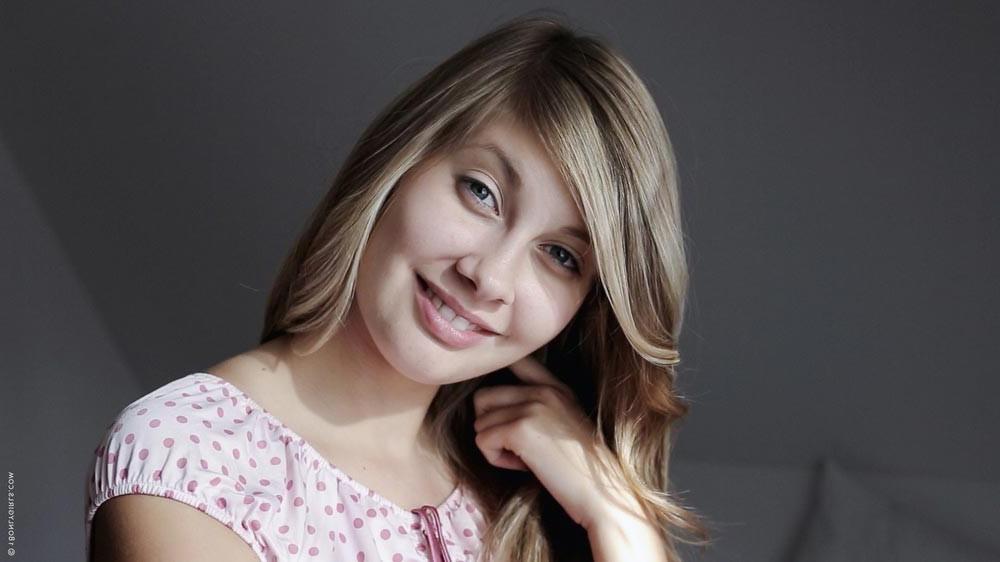 15P Sexy all natural busty teen in heat