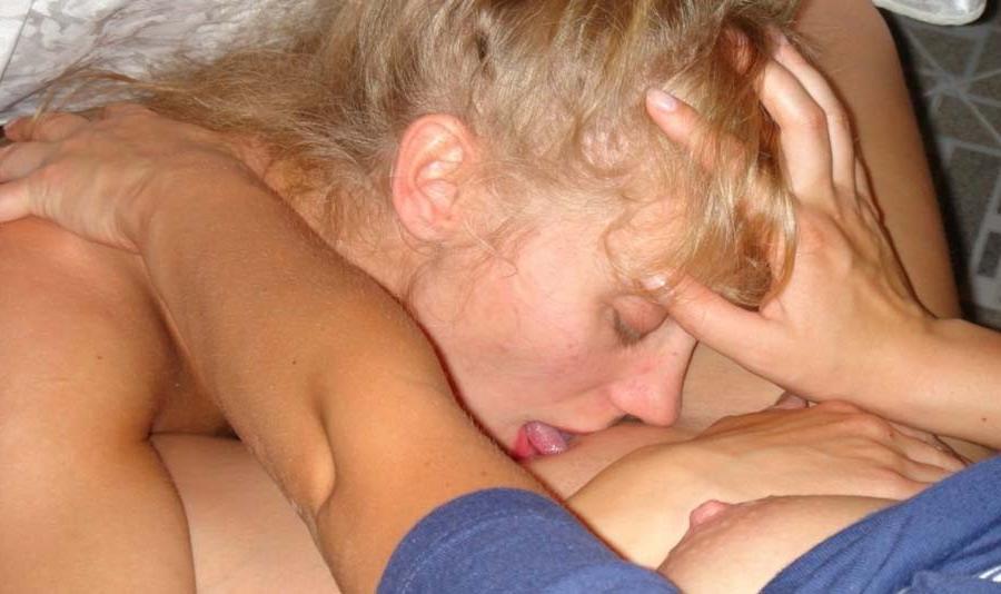 12P Kissing is what lesbians do best