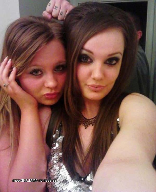 12P Kissing is what lesbians do best