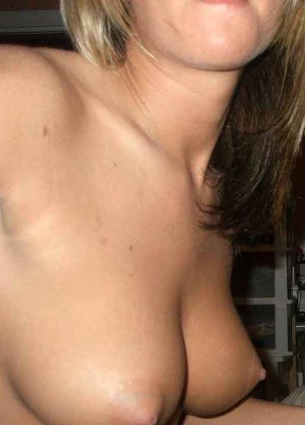 12P Busty amateur chicks in sexy bikinis