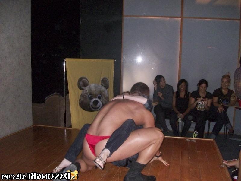 16P Gangbang action during an exciting dirty party at private club