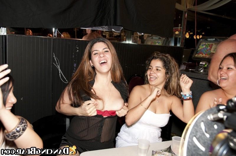 16P Horny babe wants her tight ass fucked before a night party