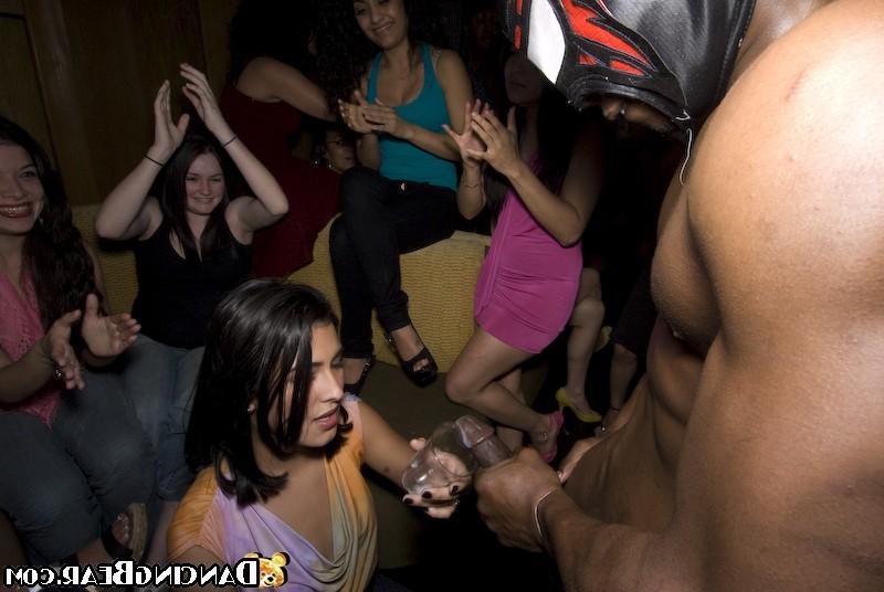 16P Horny muscular male stripper seducing drunken party girls