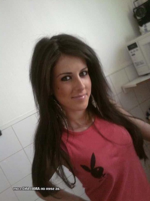 15P Picture compilation of a gorgeous chick posing for her BF
