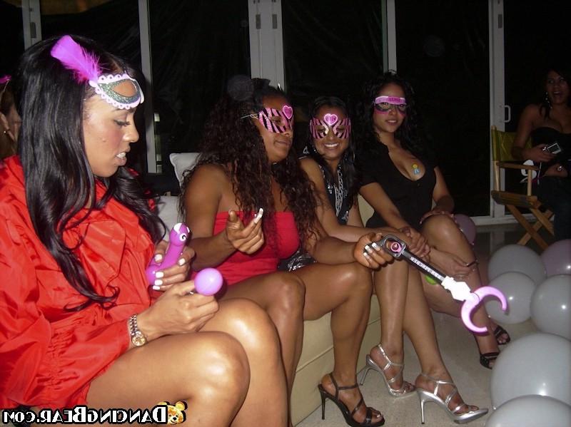 16P Naughty girls giving awesome blowjob on late hardcore party