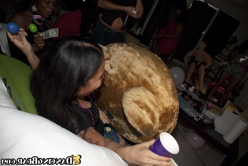 16P Naughty girls giving awesome blowjob on late hardcore party