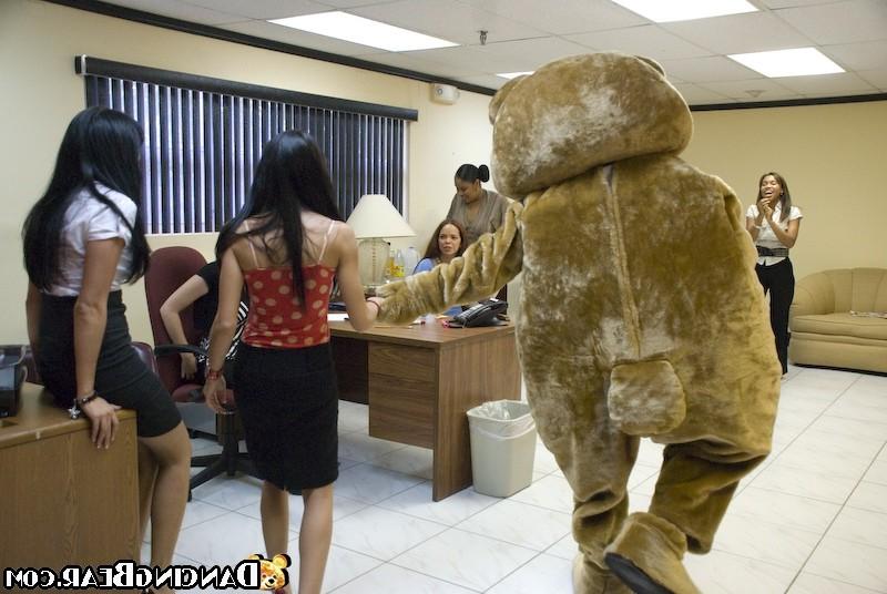 16P Pretty cuties get gaped by big guys at wild hardcore party