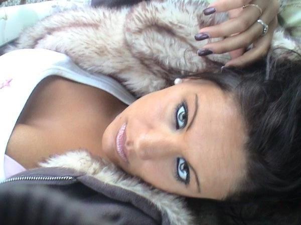 15P Amateur self shooting teens showing their bodies