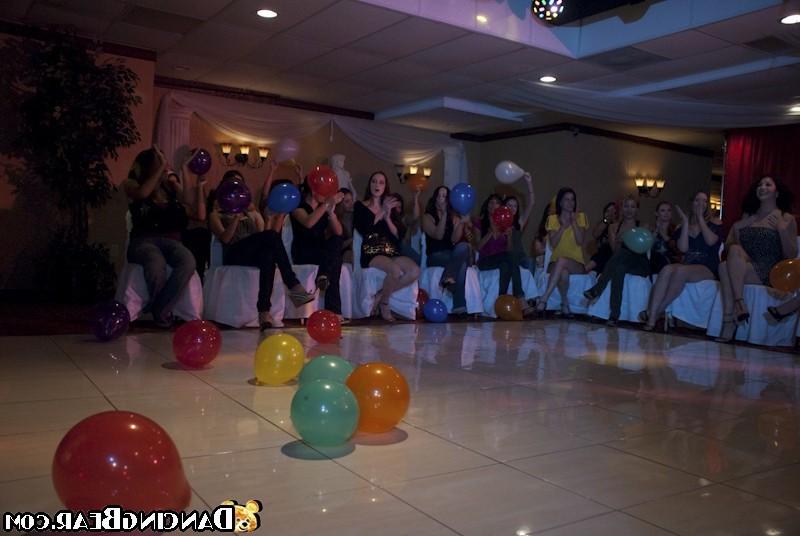 16P Naughty girls giving awesome blowjob on late hardcore party