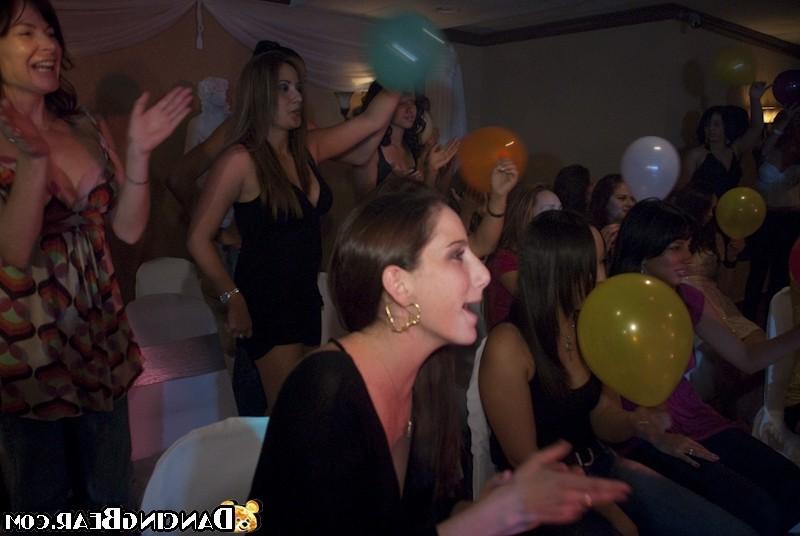 16P Naughty girls giving awesome blowjob on late hardcore party