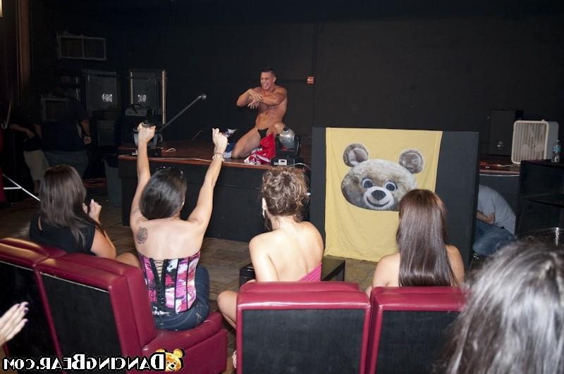 16P A lot of pretty girls getting gaped at hardcore club party