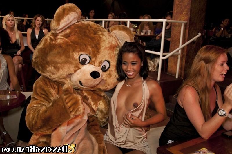 16P Hot bodied strangers give ramrods to drunk party girls