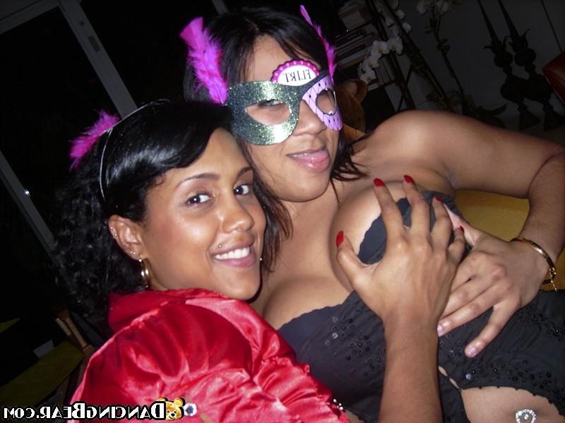16P Handsome seducers drilling all chicks at hardcore party