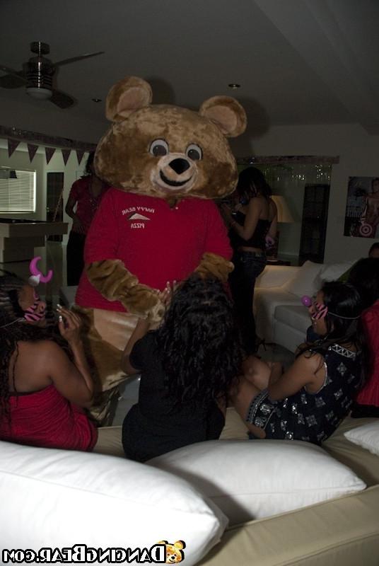 16P Handsome seducers drilling all chicks at hardcore party