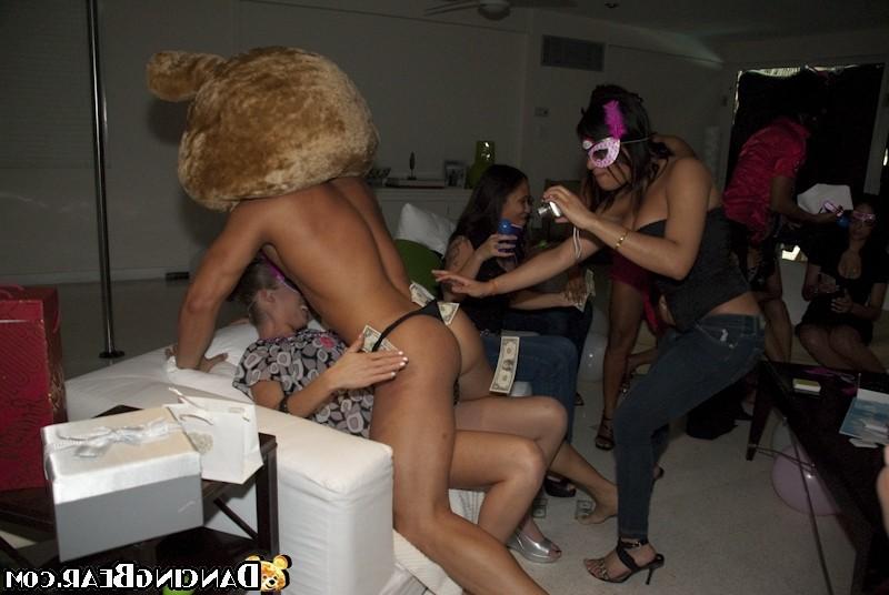 16P Handsome seducers drilling all chicks at hardcore party