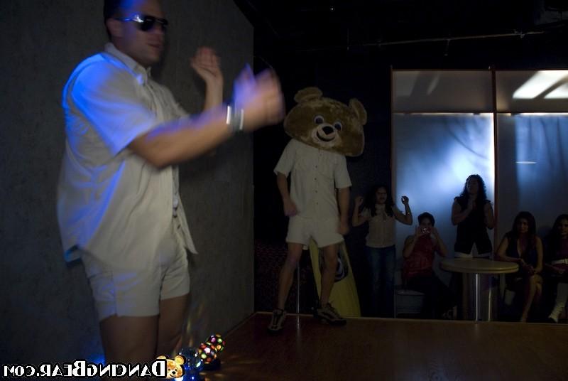 16P Horny male strippers with big cocks screwing chicks on party