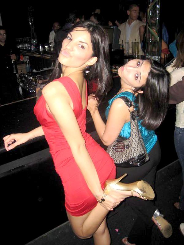 12P Check out this hot colombian babe and her friends in these hot amateur pics