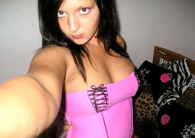 12P Check out this hot colombian babe and her friends in these hot amateur pics