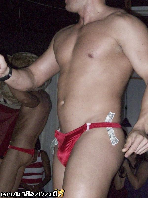 16P Hot college dorm party go wild in these hot fucking crazy pics