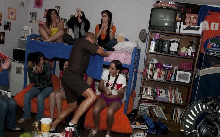 16P Hot bodied strangers give ramrods to drunk party girls