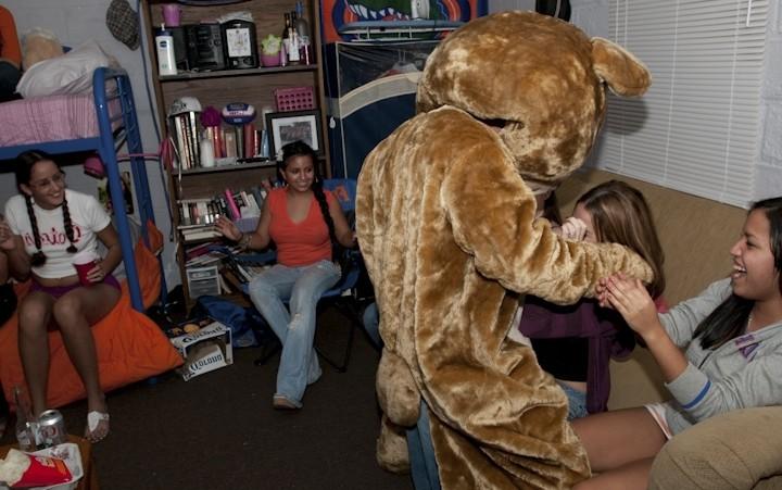 16P Hot bodied strangers give ramrods to drunk party girls