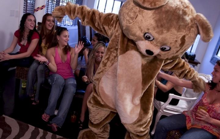 16P Hot bodied strangers give ramrods to drunk party girls