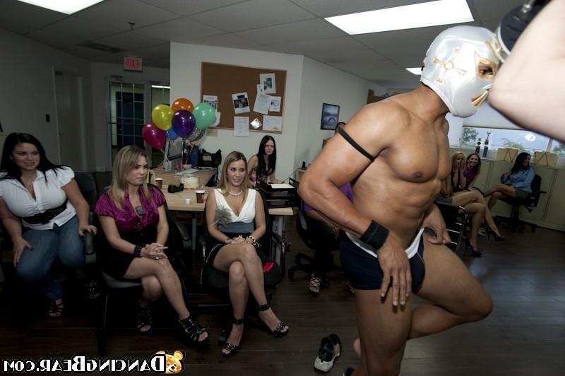 16P Handsome seducers drilling all chicks at hardcore party