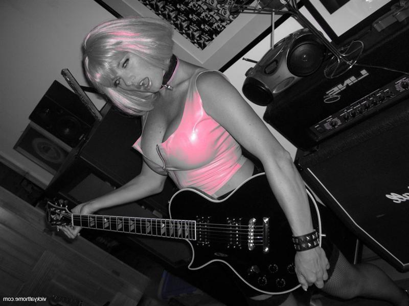 12P MILF Blonde Busty Babe Vicky Vette Rocks A Hot Guitar