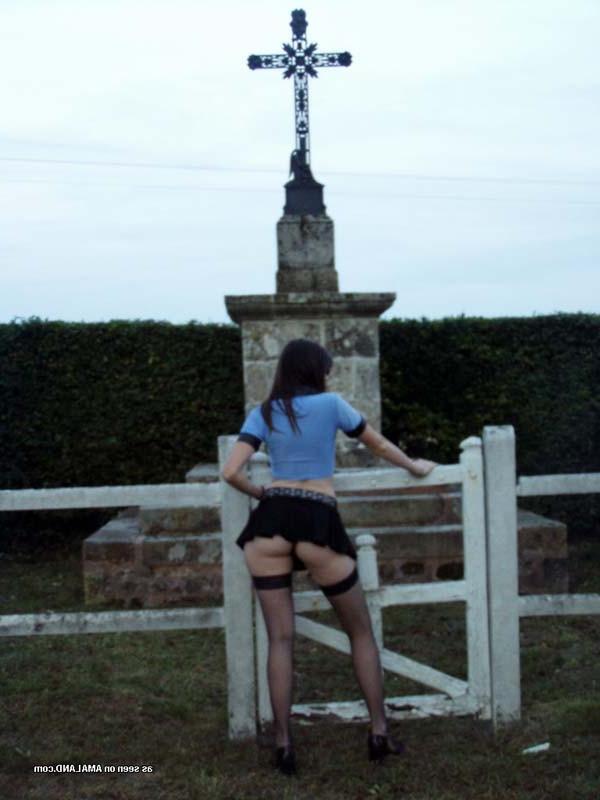 15P Sexy police woman posing