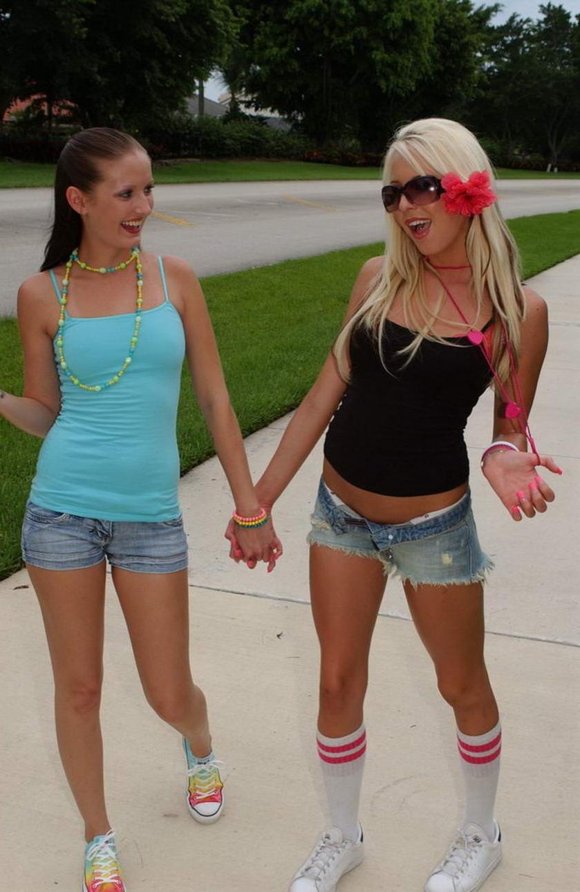 16P Teen Babes In A Lesbian Threesome