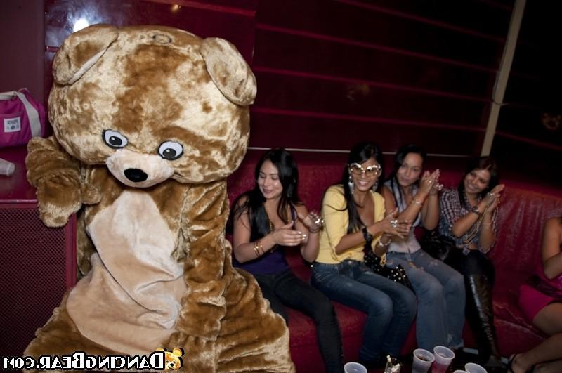 16P Drunk partygirls sucking and fucking at a wild sex orgy