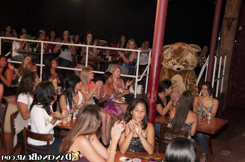 16P Handsome seducers drilling all chicks at hardcore party