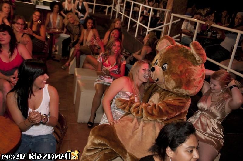 16P Handsome seducers drilling all chicks at hardcore party
