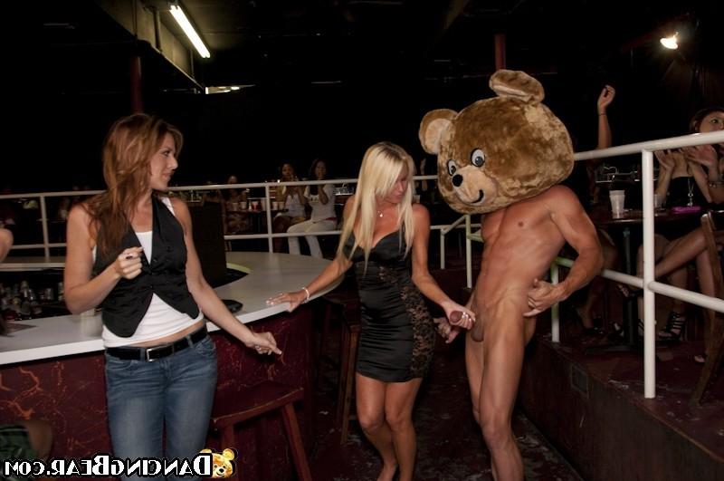 16P Handsome seducers drilling all chicks at hardcore party