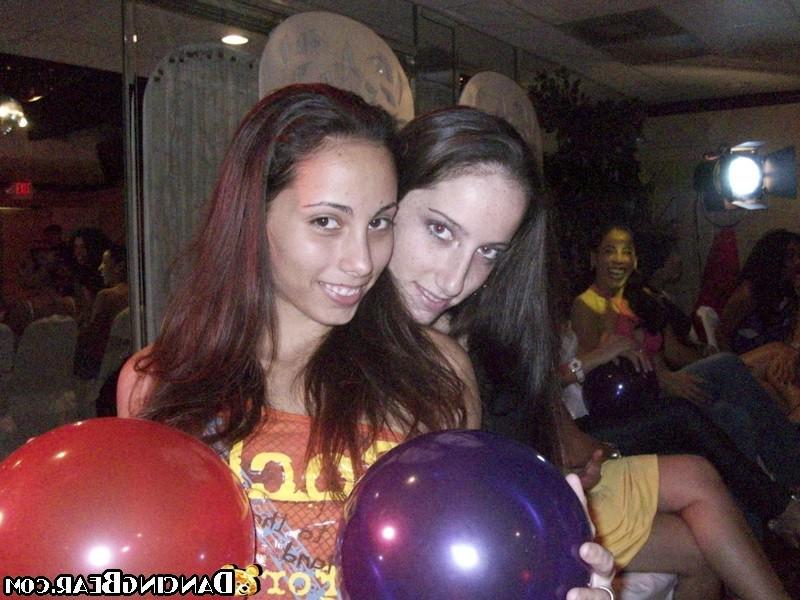 16P A lot of pretty girls getting gaped at hardcore club party