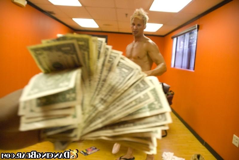 16P Hot bodied strangers give ramrods to drunk party girls