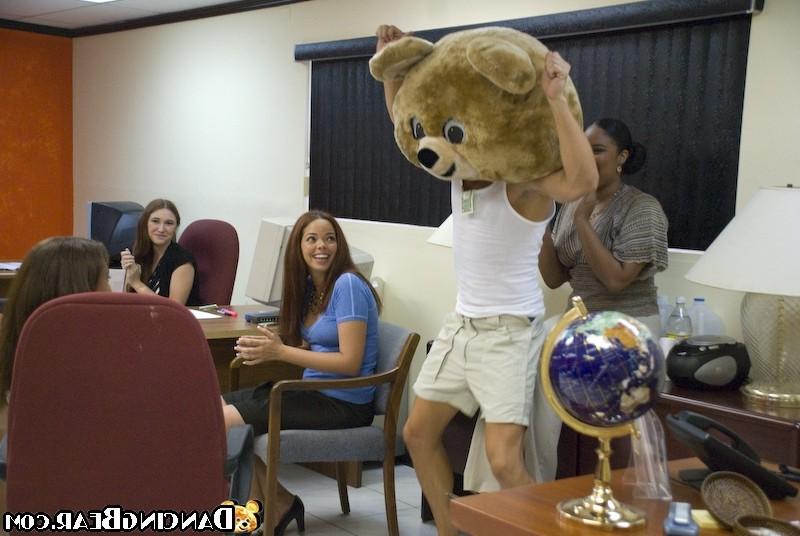 16P Hot bodied strangers give ramrods to drunk party girls