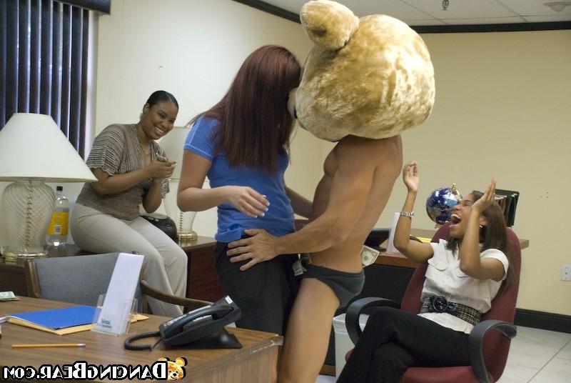 16P Hot bodied strangers give ramrods to drunk party girls