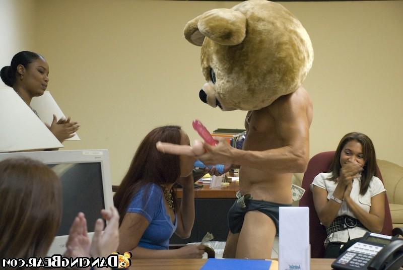 16P Hot bodied strangers give ramrods to drunk party girls