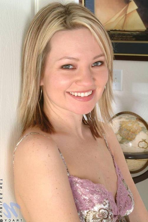 14P Hottie tracy sits on her back and lifts up her leg spreads them and shows her ha