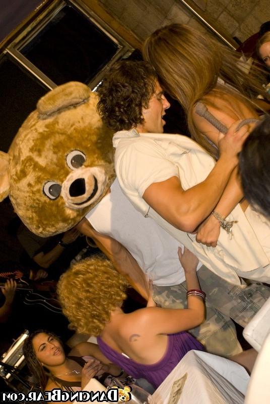 16P Handsome seducers drilling all chicks at hardcore party
