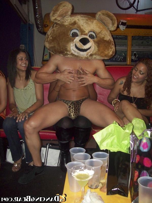 16P Naughty girls giving awesome blowjob on late hardcore party