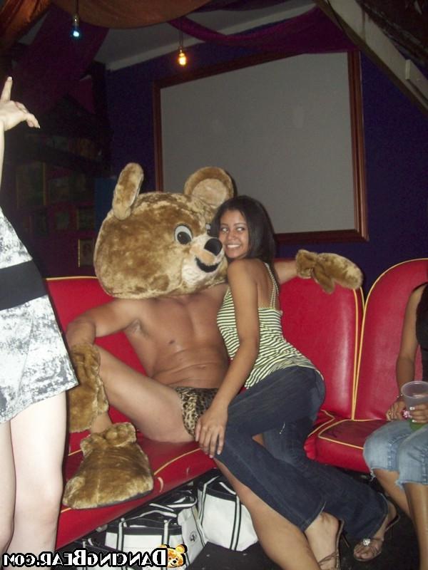 16P Naughty girls giving awesome blowjob on late hardcore party