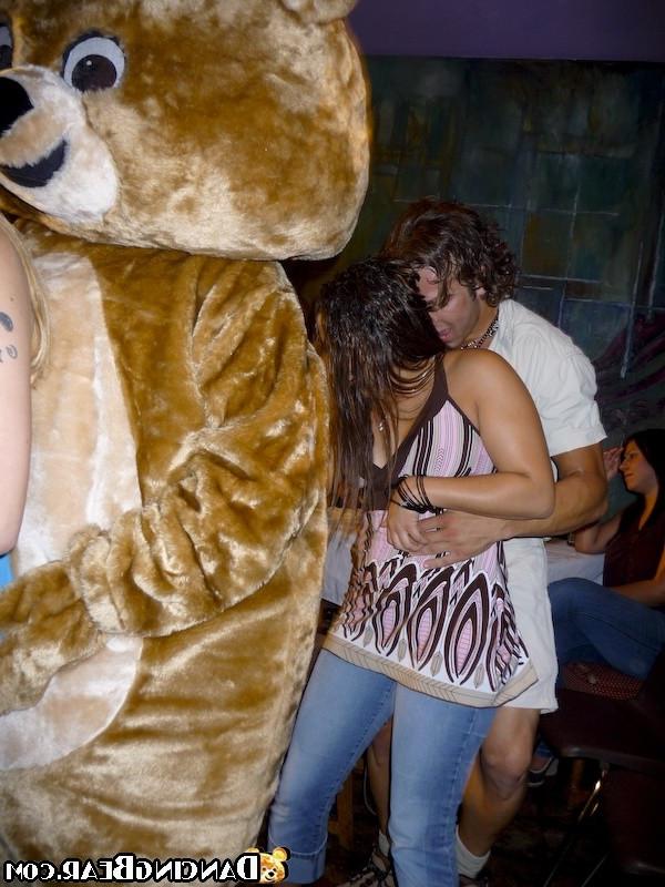 16P Handsome seducers drilling all chicks at hardcore party